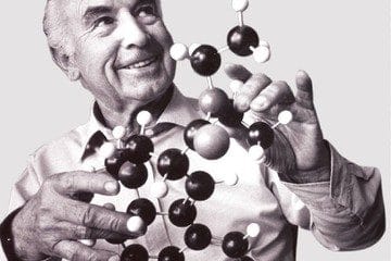 Albert Hofmann con un modelo molecular